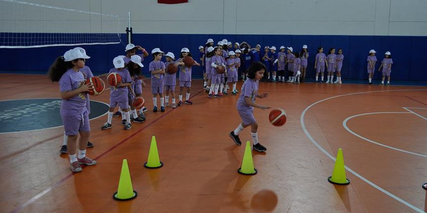 İBB’den 6 bin öğrenciye 20 branşta spor seferberliği