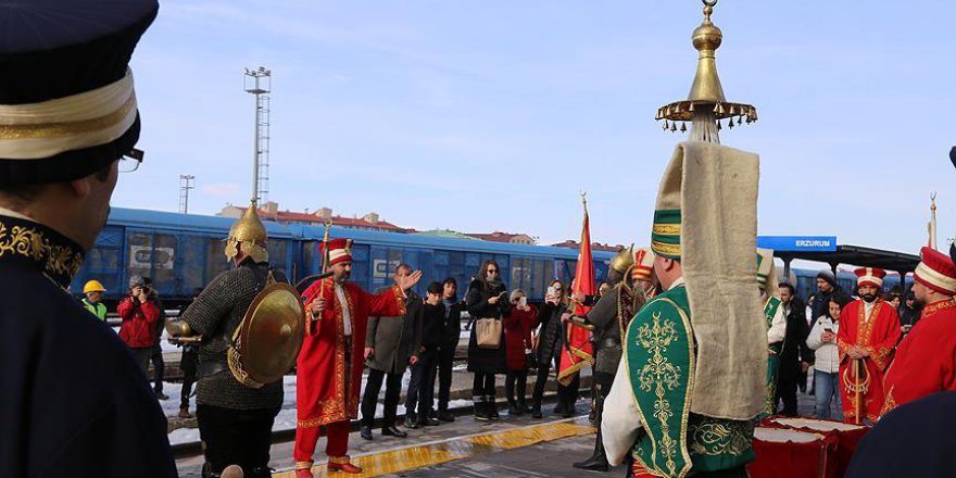 'Doğu Ekspresi' yolcularına Dadaş karşılaması