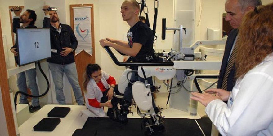 22 yıl sonra ilk adımını attı