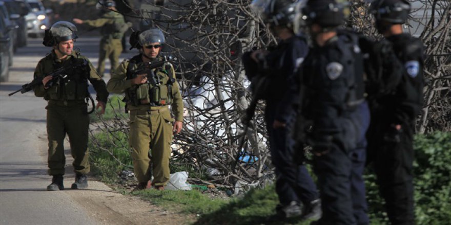 İsrail işgal karşıtı Filistinli genci gözaltına aldı