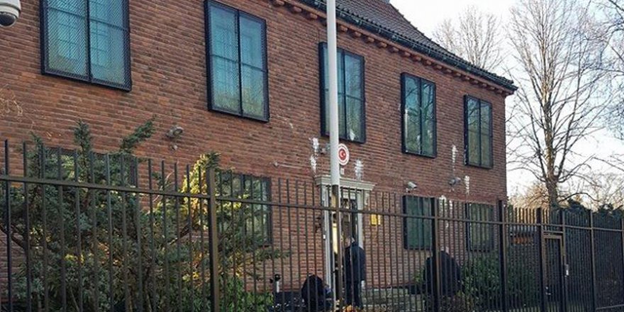 Türkiye'nin Stockholm Büyükelçiliği'ne saldıracaklardı