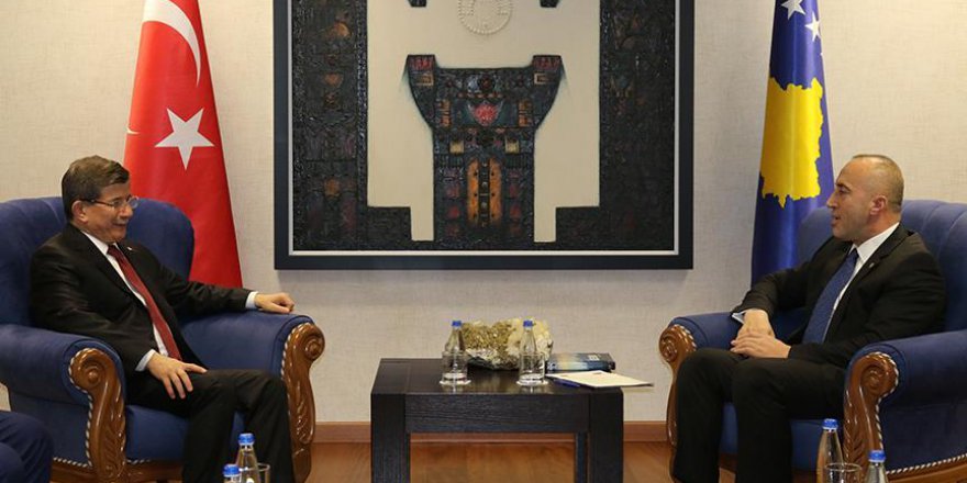Kosova Başbakanı Haradinaj, Eski Başbakan Davutoğlu'nu kabul etti