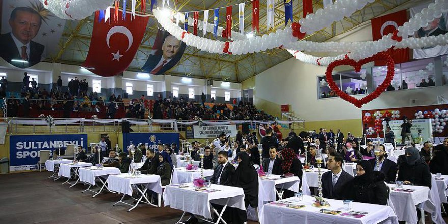 Filistinli 100 çift İstanbul'da dünyaevine girdi