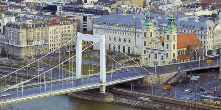 Macaristan'da Olağanüstü Hal uzatılıyor