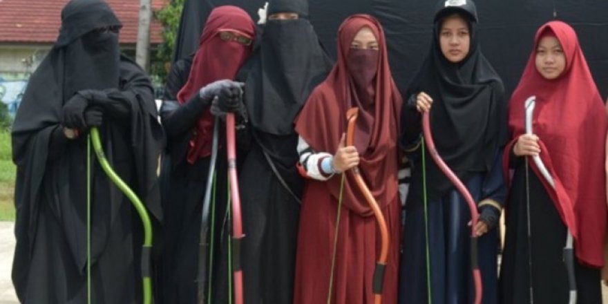 Müslüman Endonezya'da peçe tartışması şaşırttı