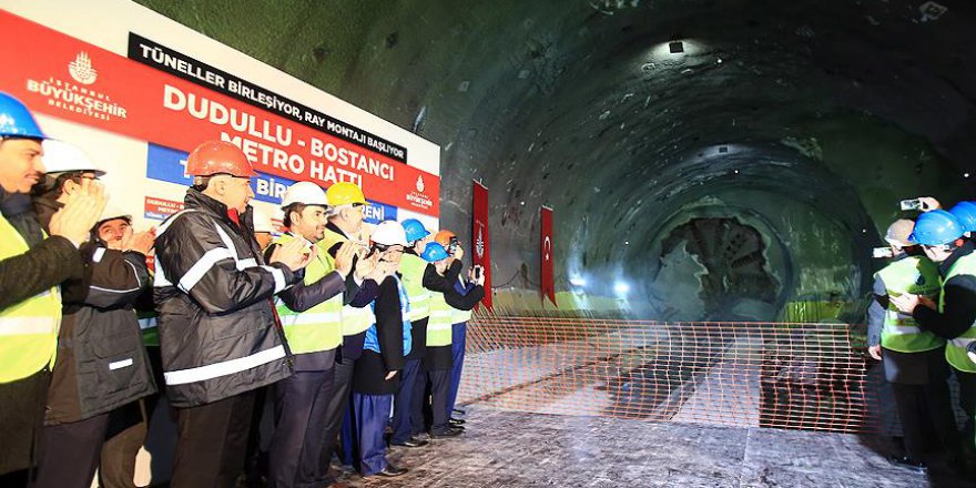 İkinci sürücüsüz metronun tünelleri birleşti