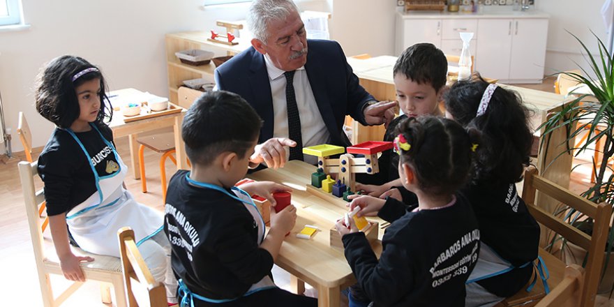 Anaokulu öğrencileri hayatı yaşayarak öğreniyor