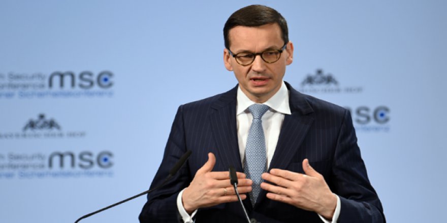 Polonya'nın İsrail Büyükelçiliğine gamalı haçlar çizildi