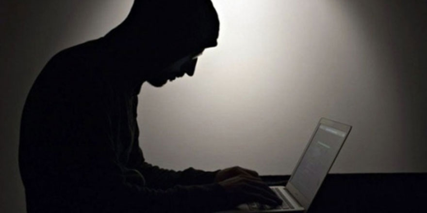 Yazdığı roman ile Müslümanlara karşı işlenen suçları ifşa ediyor