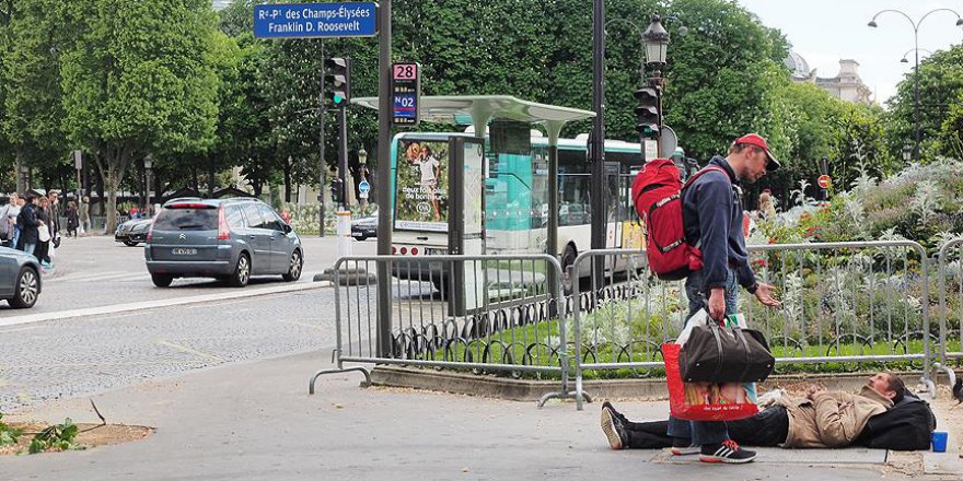 Paris'in görünmeyen yüzü: Sokakta yaşayanlar