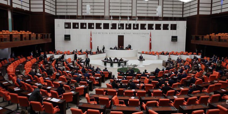 Yardımcı doçentlik resmi olarak kalktı