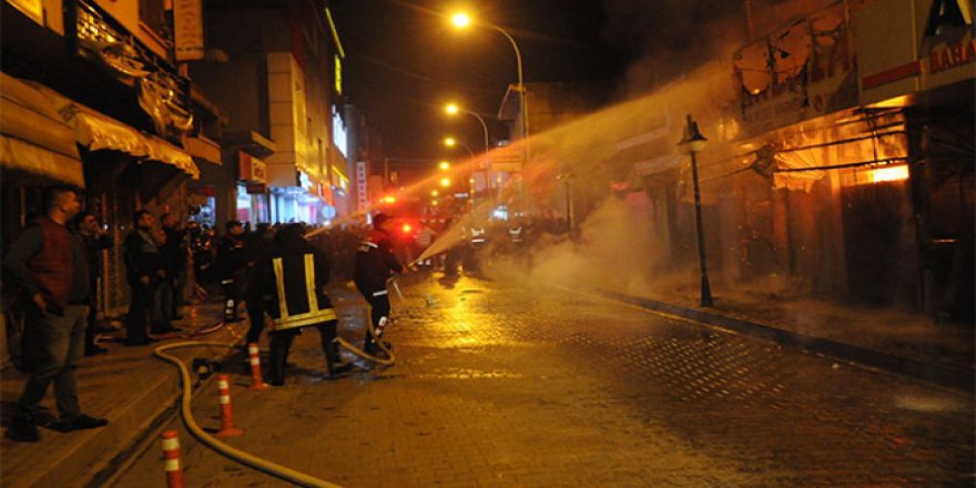 Osmaniye'de 20'ye yakın iş yeri yandı