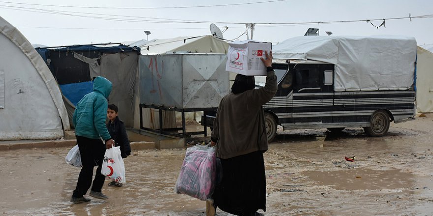 Türk Kızılayı Azez'de yardıma koşmaya devam ediyor