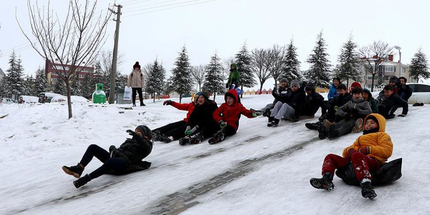 Edirneli çocukların kar keyfi