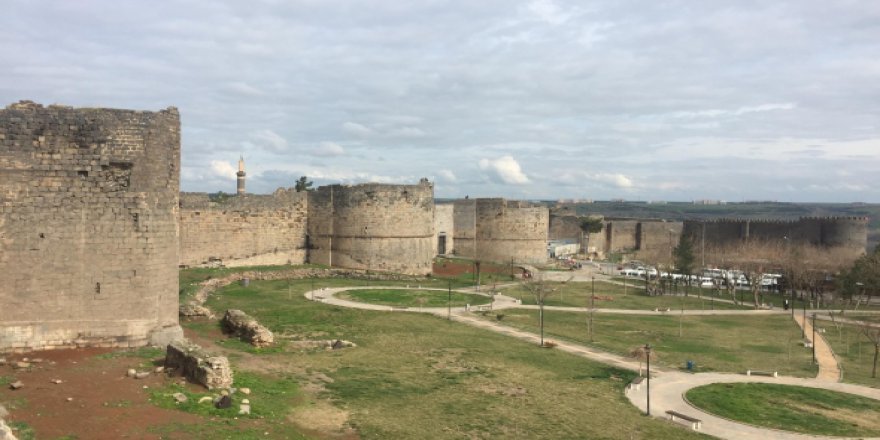 UNESCO durdurdu, Diyarbakır surlarında restorasyon yapılamıyor