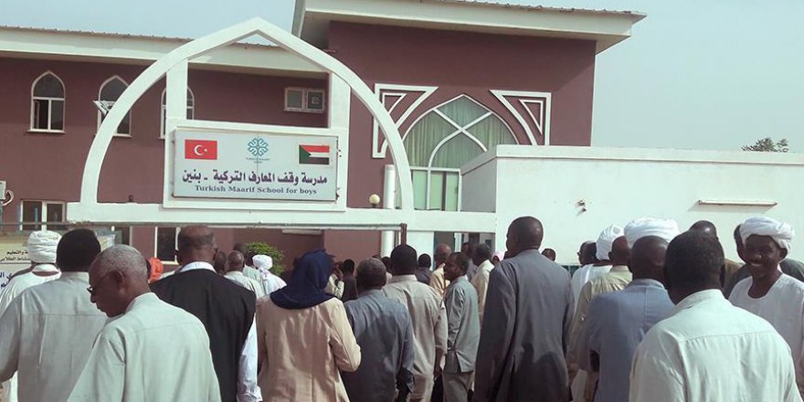 Sudanlı yetkililerden TMV okuluna övgü