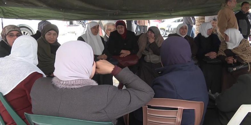 İşten çıkarılan Filistinli öğretmenlerden UNRWA'ya tepki