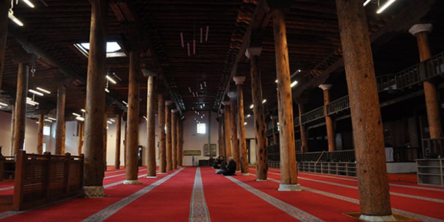 800 yıllık Ulu Camii, mimarisine hayran bırakıyor