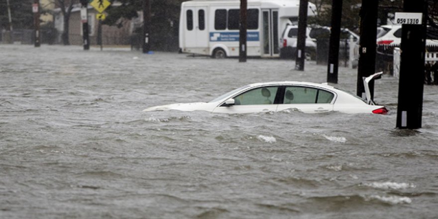 ABD fırtına ve sel felaketiyle boğuşuyor