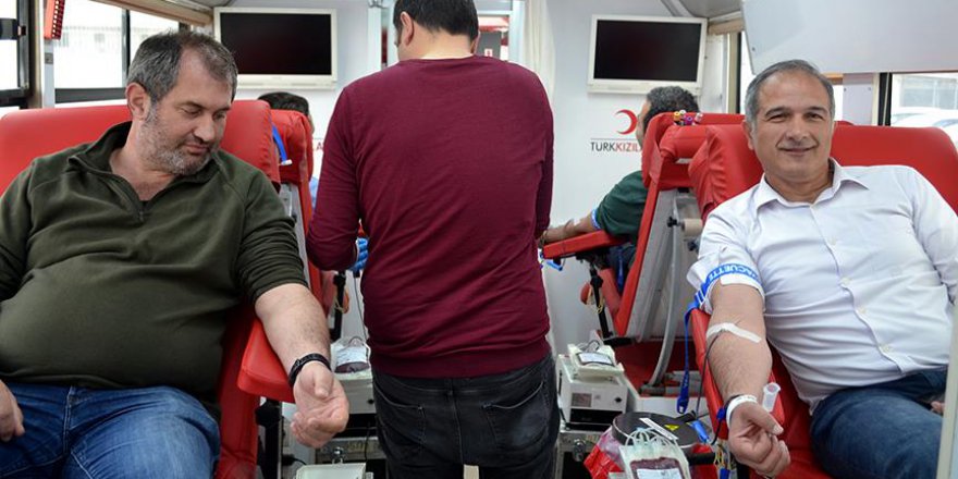 AA çalışanlarından Kızılay'a kan bağışı