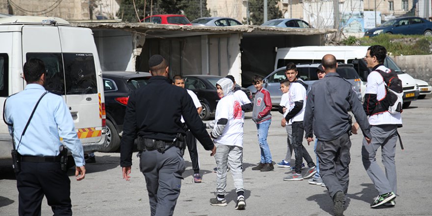İsrail maratonunu protesto etmek isteyen Filistinlilere engel