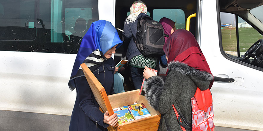 Okul servisleri 'kütüphane'ye dönüştürüldü