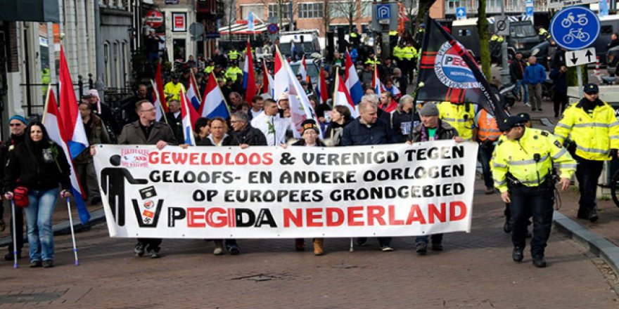İslam Karşıtı PEGIDA'dan gövde gösterisi