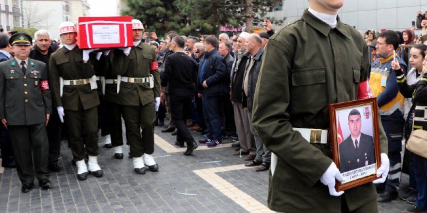 Şehit Uzman Çavuş Ertuğrul Tuğra son yolculuğuna uğurlandı