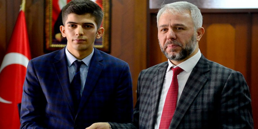 Kur'an'ın mucizesi: Kekeme genç 3 ayda hafız oldu