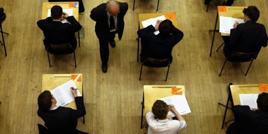 Karma değil diye Müslümanların okullarını kapatacaklar