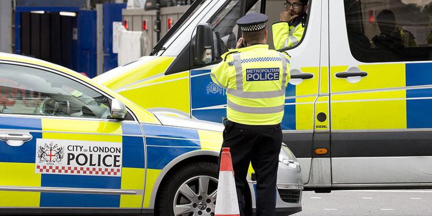 Müslüman milletvekiline gönderilen paket korkuya neden oldu