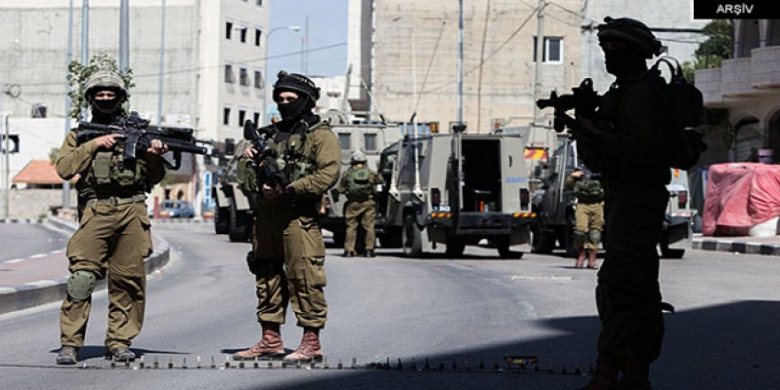 İsrail askerleri Filistinlinin evine beton döktü