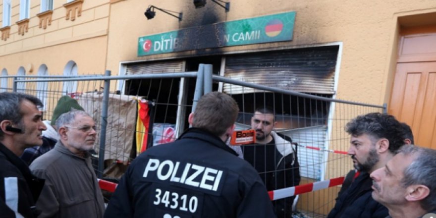 Alman hükümeti İslam düşmanlarına göz yumuyor