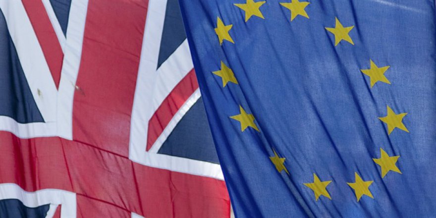 Londra’da AB yanlıları ile aşırı sağcılar gösteri yaptı