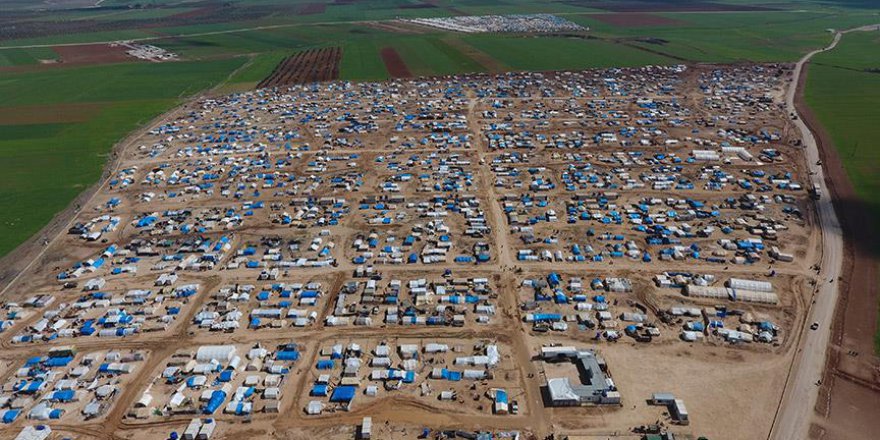 Suriyeliler umutlarını çadırlara taşıdı