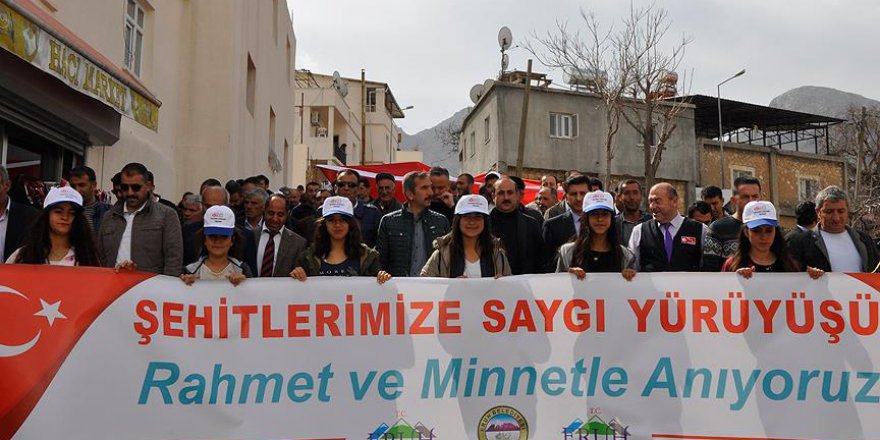 Eruh'ta 'Şehitlere Saygı Yürüyüşü'