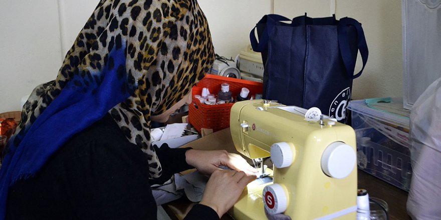 Ustalar bilgi ve becerilerini gelecek nesillere aktarıyor