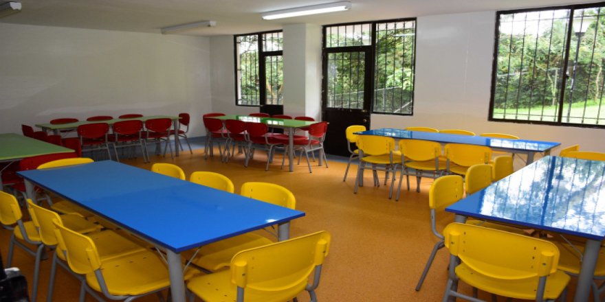 TİKA, savaş mağduru çocukların yüzünü güldürdü