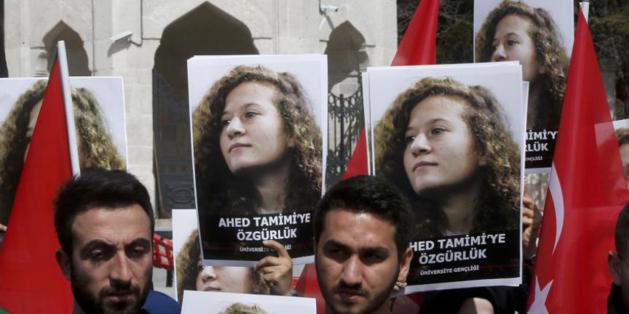 İstanbul Üniversitesi öğrencileri Ahed et-Temimi için protesto düzenledi