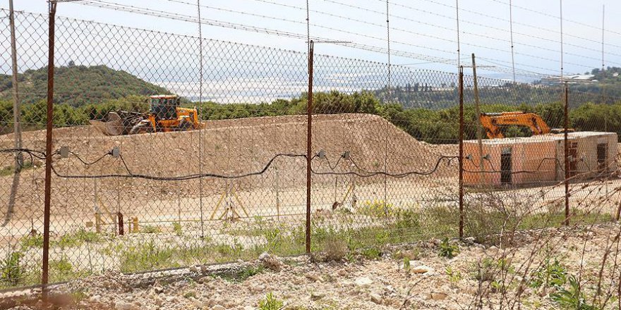 İsrail, Gazzelileri dikenli tellerle hapsediyor