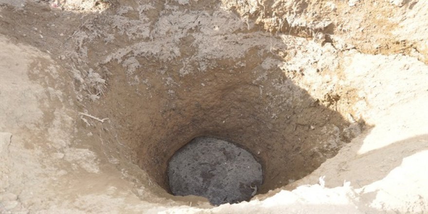 Çorum'daki dev obruk 80 kamyon hafriyatla kapanmadı