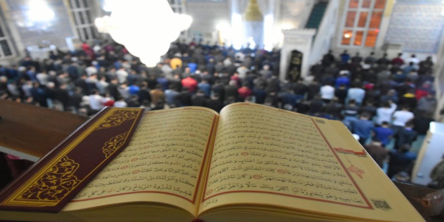 Regaip Kandili Kur'an, namaz ve dualarla idrak edildi