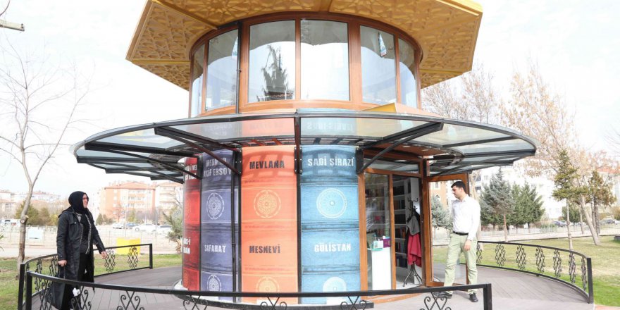 Aksaray’da kütüphane öğrencinin ayağına gitti