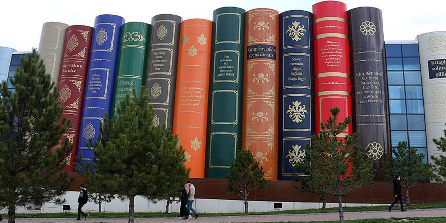 Türkiye'deki bu kütüphanenin içi de dışı da 'kitap'