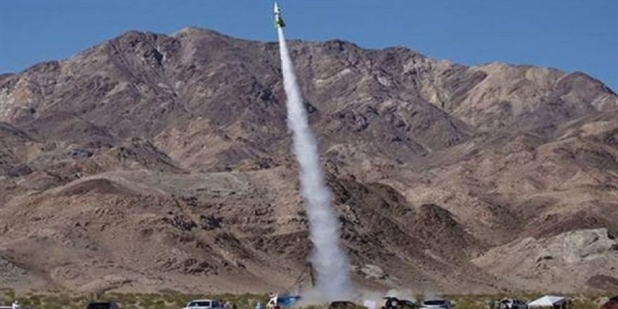 Düz dünya teorisine inanan adam kendini uzaya fırlattı