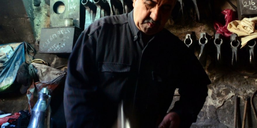 52 yıldır demire şekil veriyor