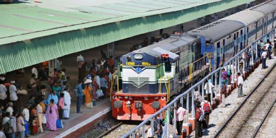 Hindistan'da 100 bin kişilik kadroya 20 milyon başvuru