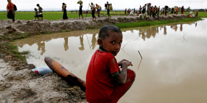 Myanmar'dan kaçan 93 Arakanlı Müslümanı taşıyan tekne durduruldu