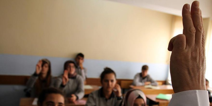 İşitme engelli eğitimcilere dil kursu