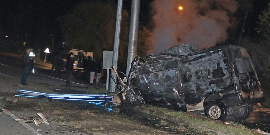 Iğdır'dan üzen haber: Minibüs kazası sonucu 15 ölü